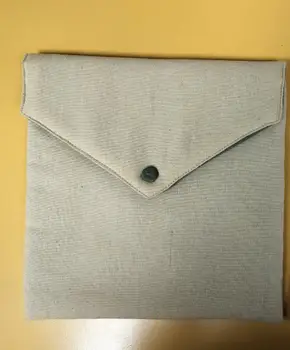 Moi Pouch