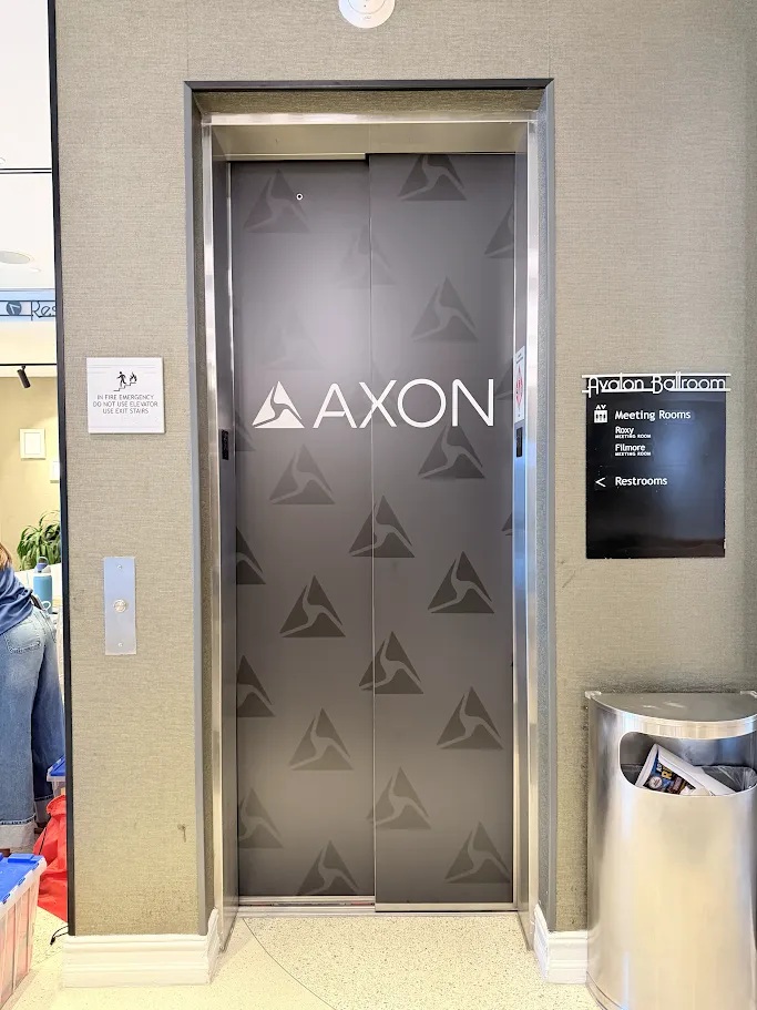 Hard Rock Service Elevator
