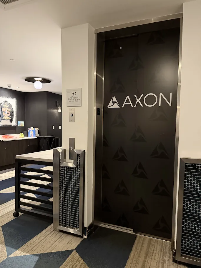 Hard Rock Service Elevator