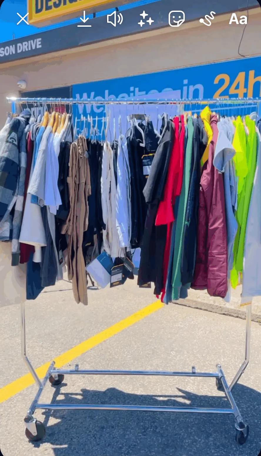 10 INSTAGRAM STORY HACKS THAT WILL BLOW YOUR MIND - Eraser Tool Hack - Tutorial - Branding Centres