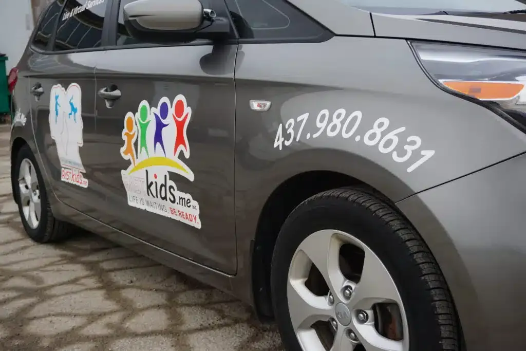 FASTkids.me Kia Rondo Lettering & Decals Side Angle