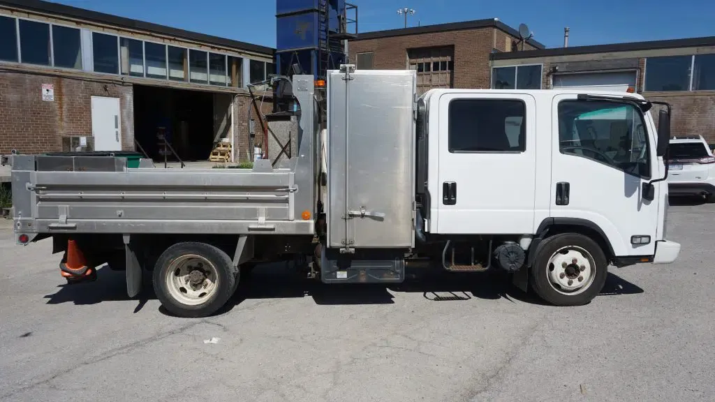 New Full Vehicle Wrap - Metro Jet Wash - Isuzu Truck - Vinyl Wrap Toronto - Branding Centres