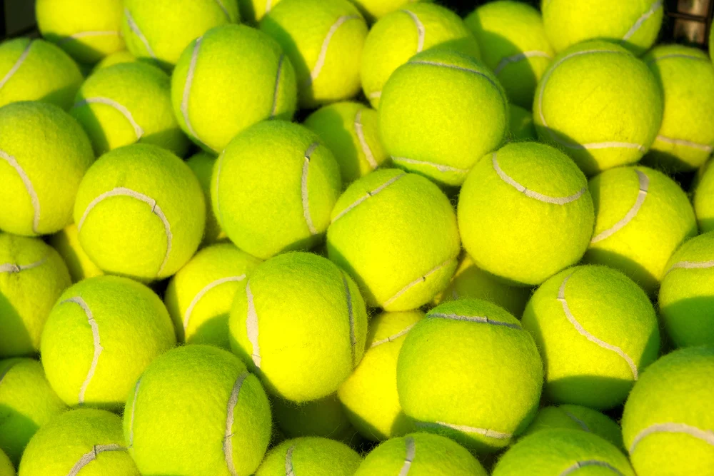https://d2tl9ctlpnidkn.cloudfront.net/catalysts/images/product/tennis-balls-resized_1000x_03514204202608.png