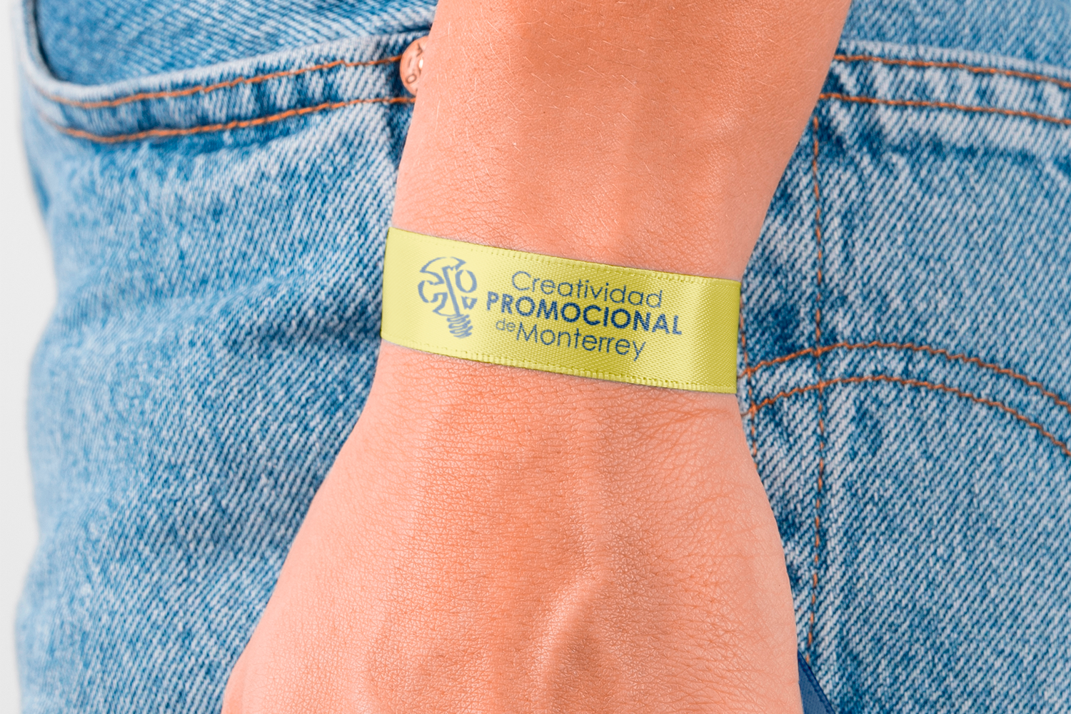 Pulsera de tela 1