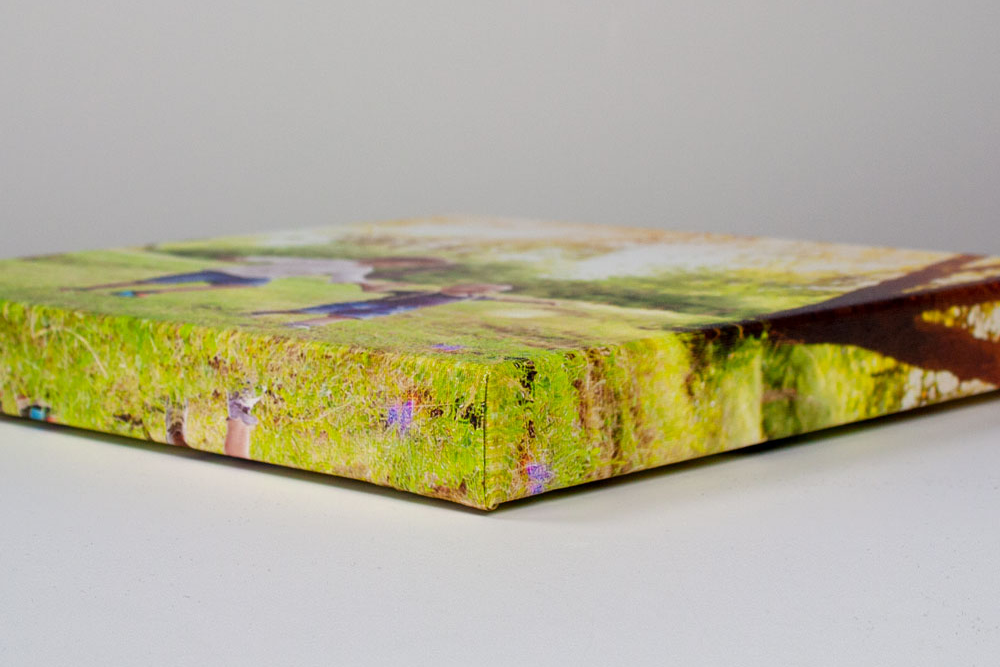 Mirror wrap border canvas.