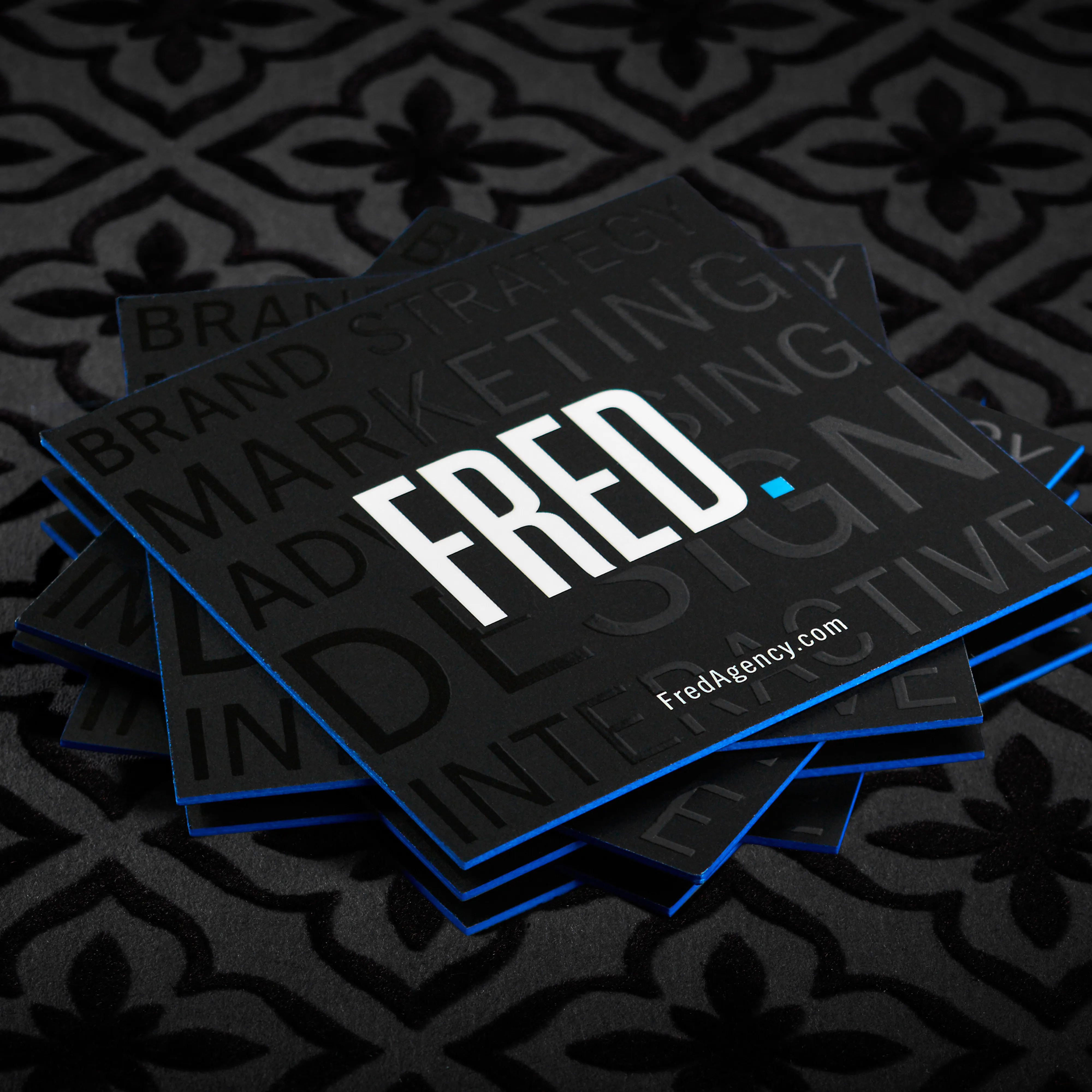 https://d2tl9ctlpnidkn.cloudfront.net/neuinkgra/images/product/Creative_Agencies_-_fred_-_silk32_spot_uv_colored_edges_04040827202603.jpg