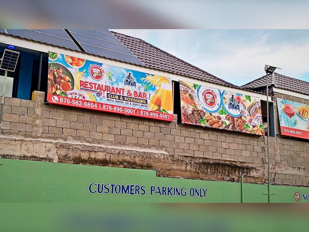Fence banners · Restaurant & Bar