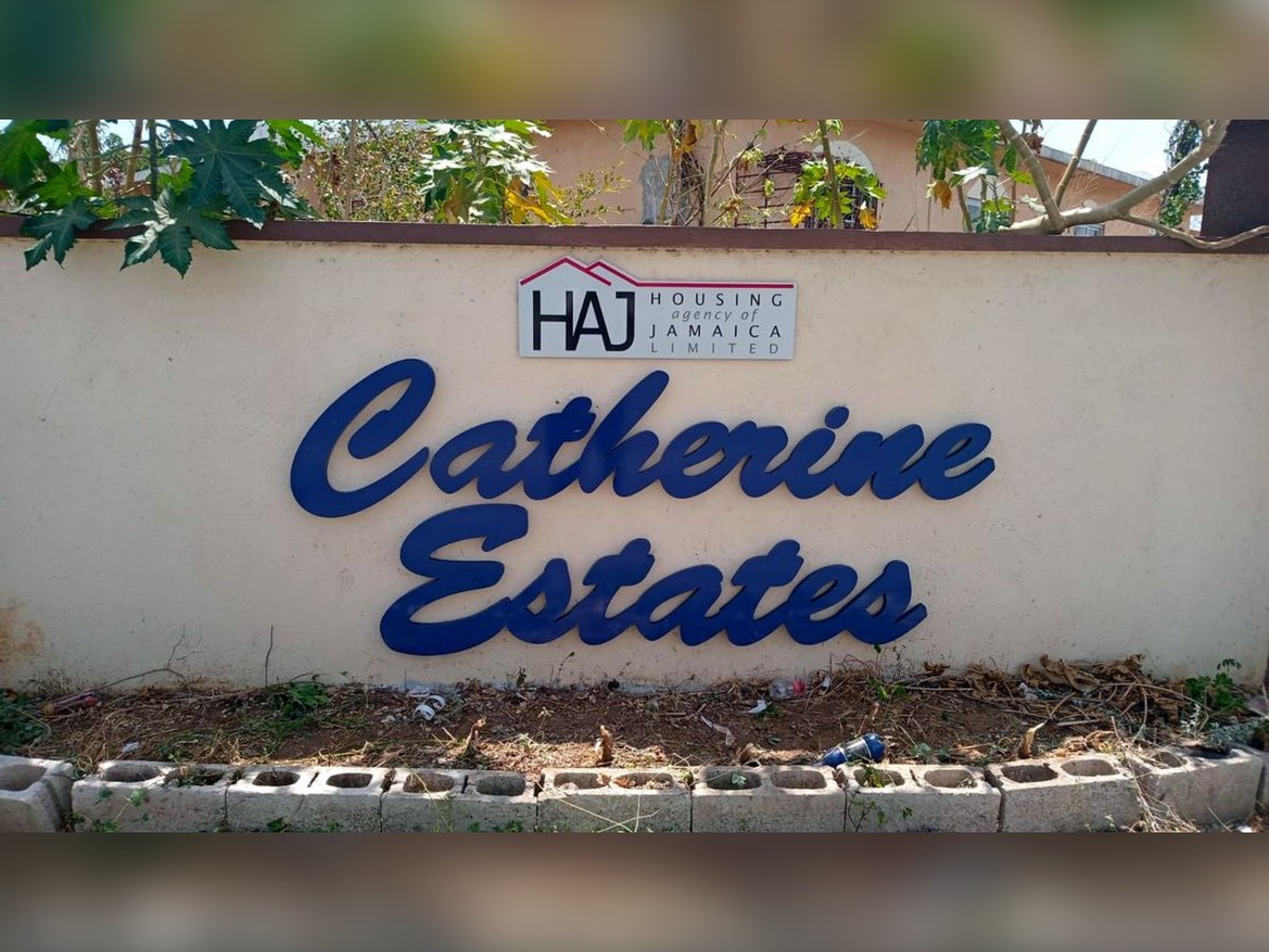 Estate sign · Catherine Estates