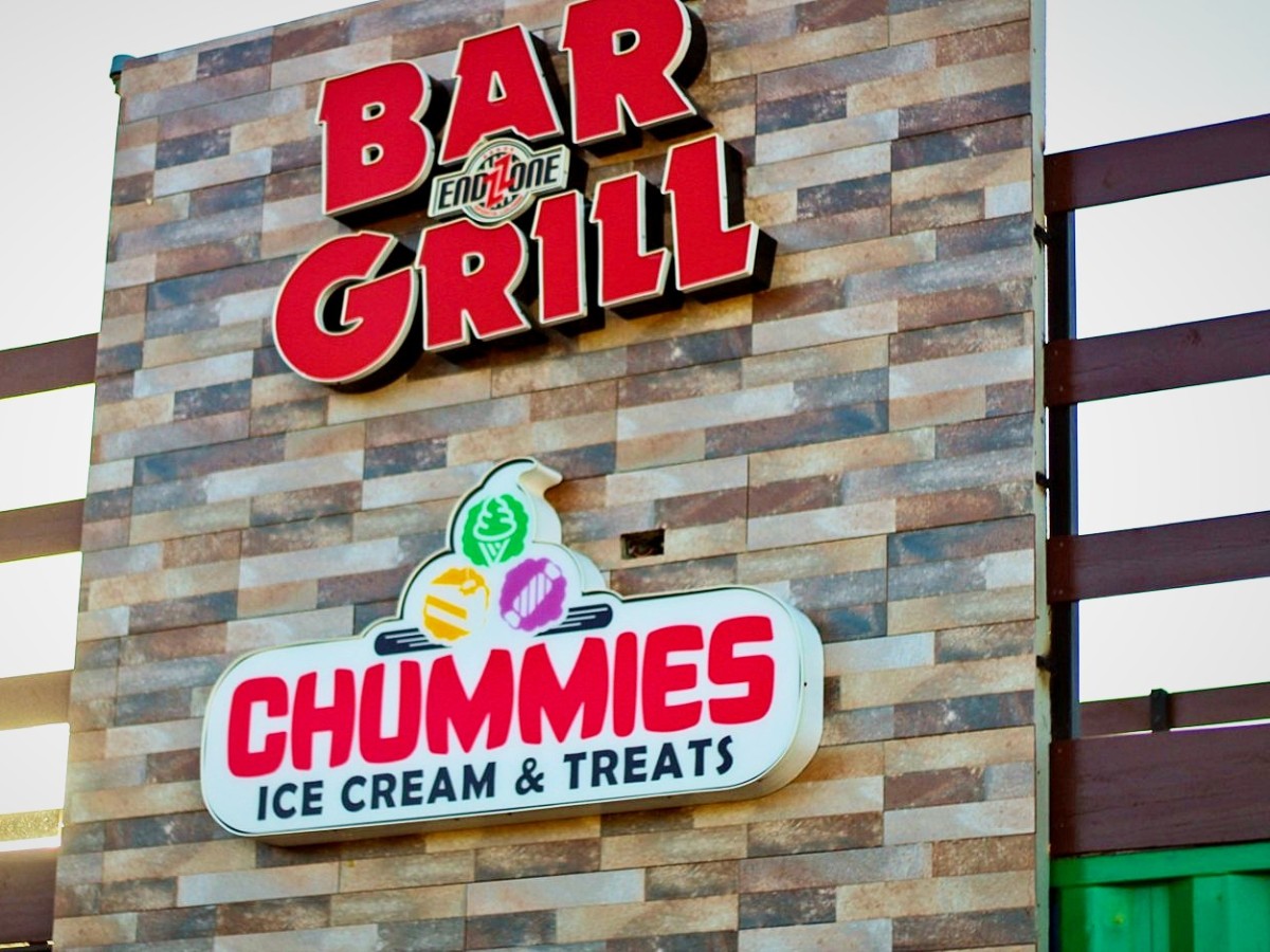 3D letter signs · Bar & Grill and Chummies