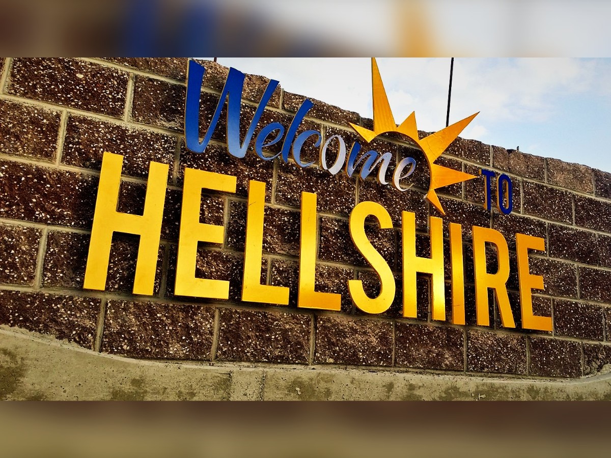 Community sign letters · Welcome to Hellshire