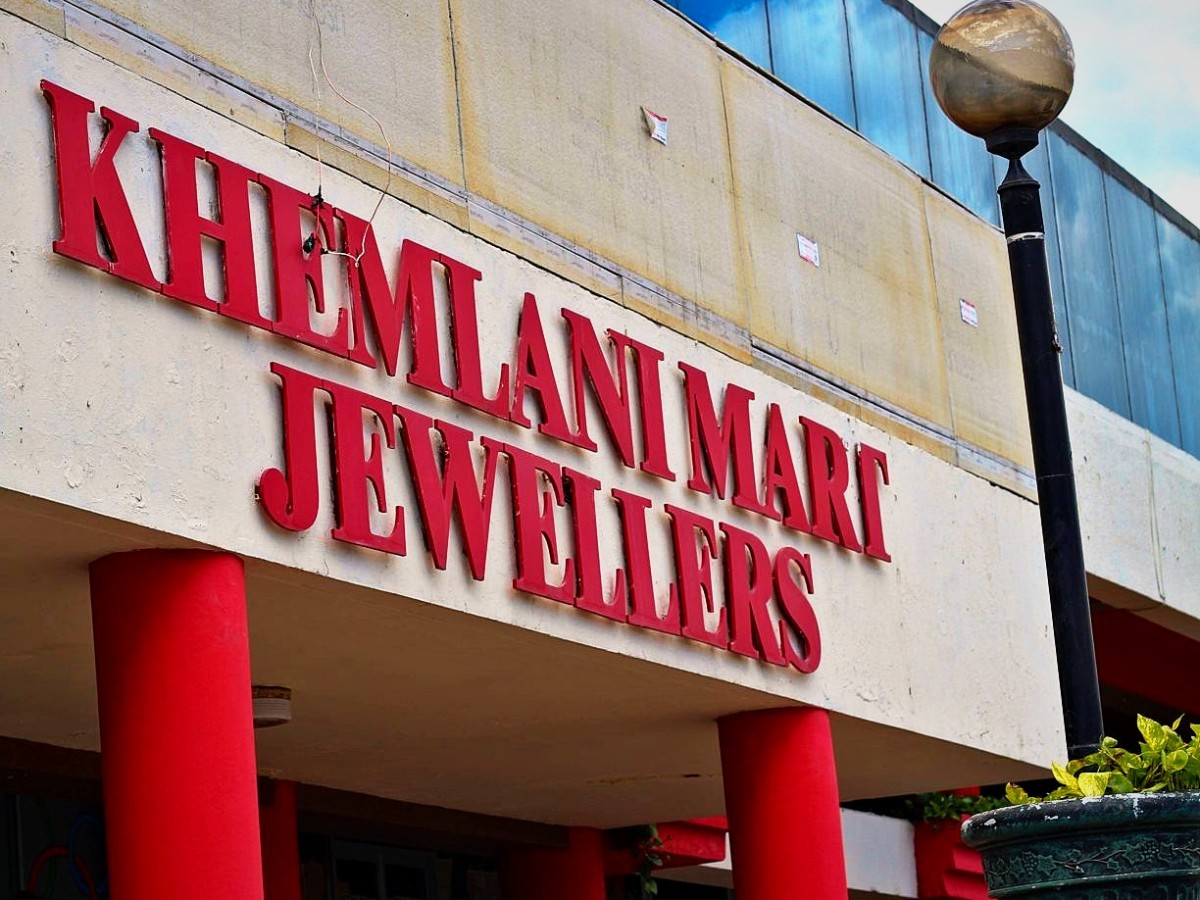 Storefront 3D letters · Khemlani Mart Jewellers