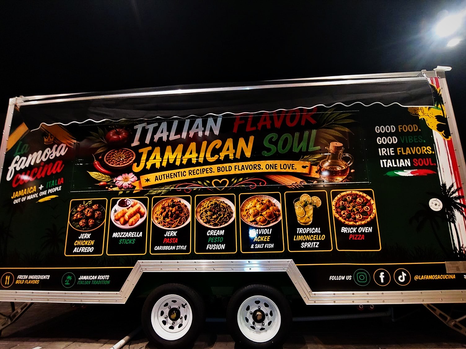 Food trailer full wrap · La Famosa Cucina
