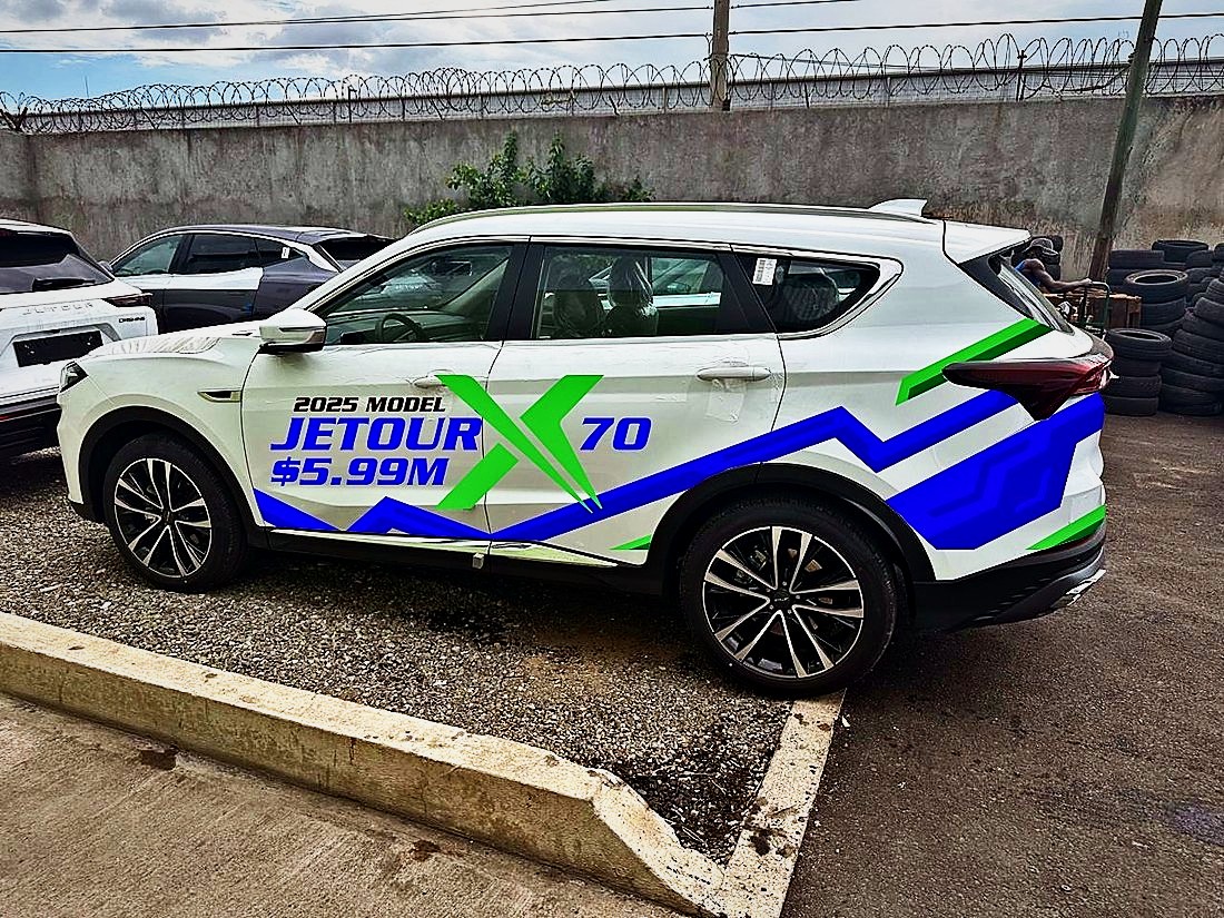 Launch vehicle graphics · Jetour X70